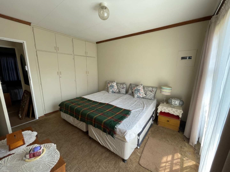 2 Bedroom Property for Sale in Langenhovenpark Free State